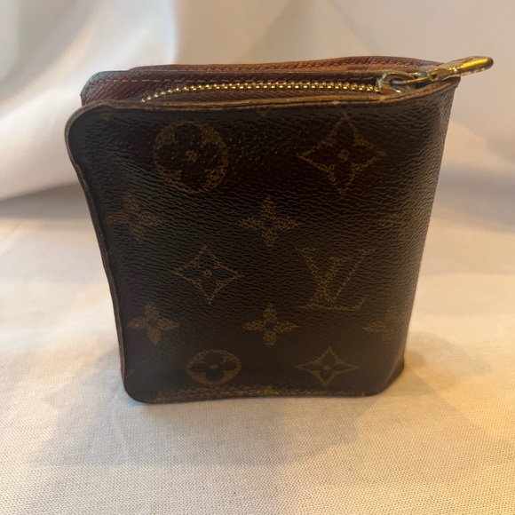 LV Monogram Wallet - Picture 3 of 15